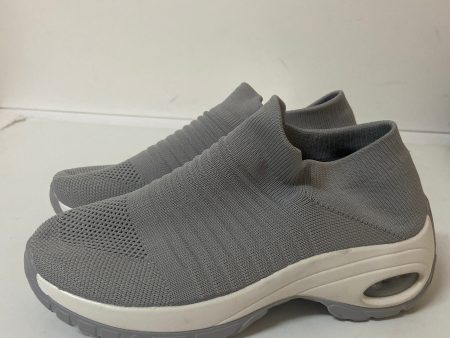 Shoes Athletic By Cushionaire In Grey, Size: 9.5 For Discount