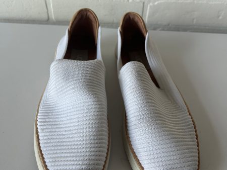 Shoes Designer By Ugg In White, Size: 9 Sale